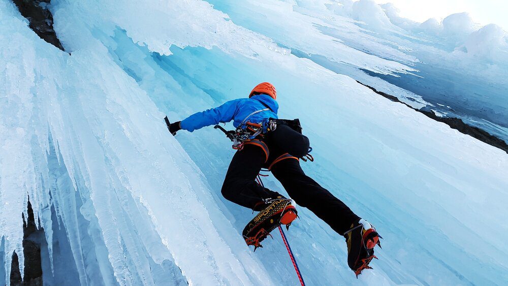 ice-climbing-4000385_1920.jpg