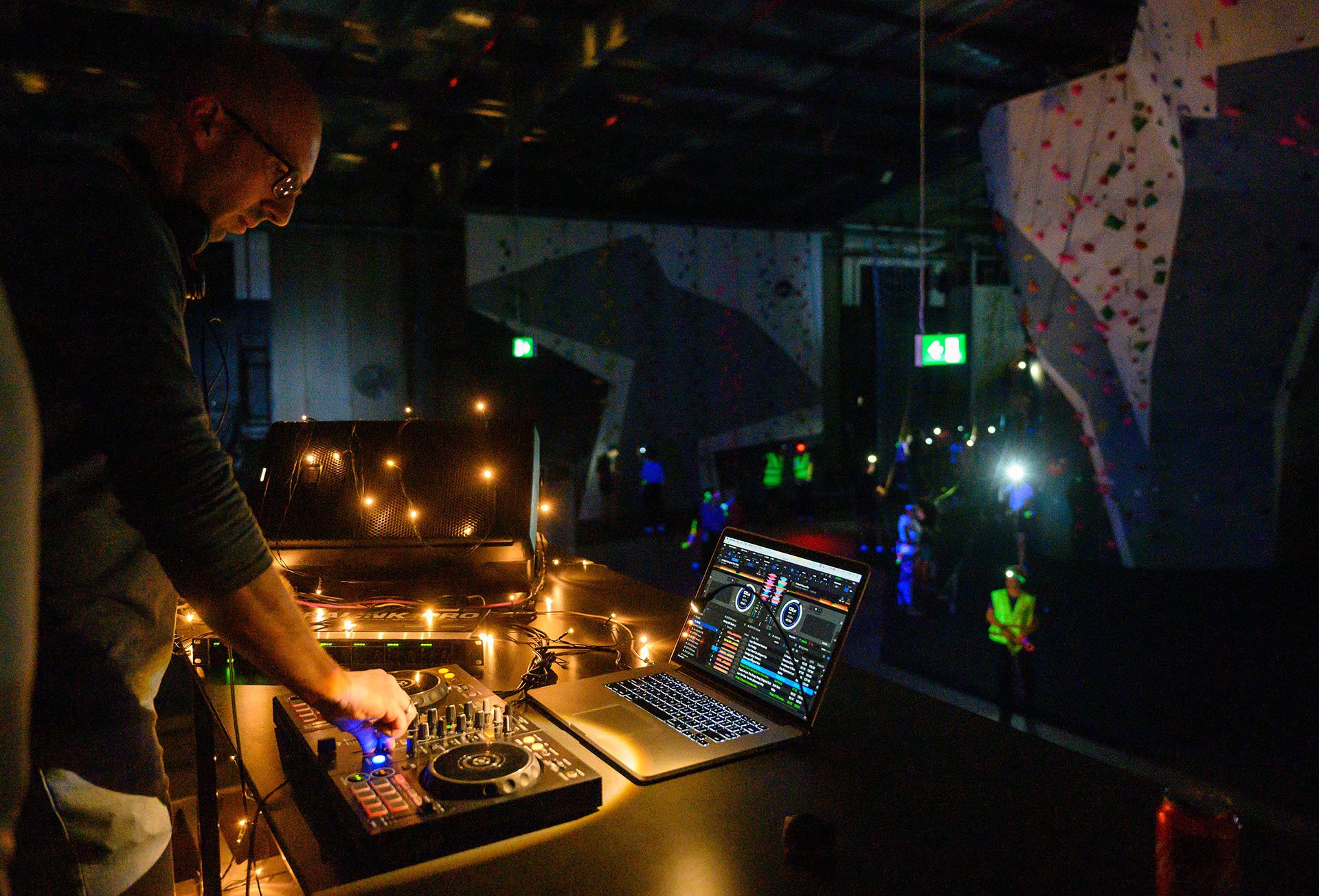 pitch_black_dj_event_climbfit