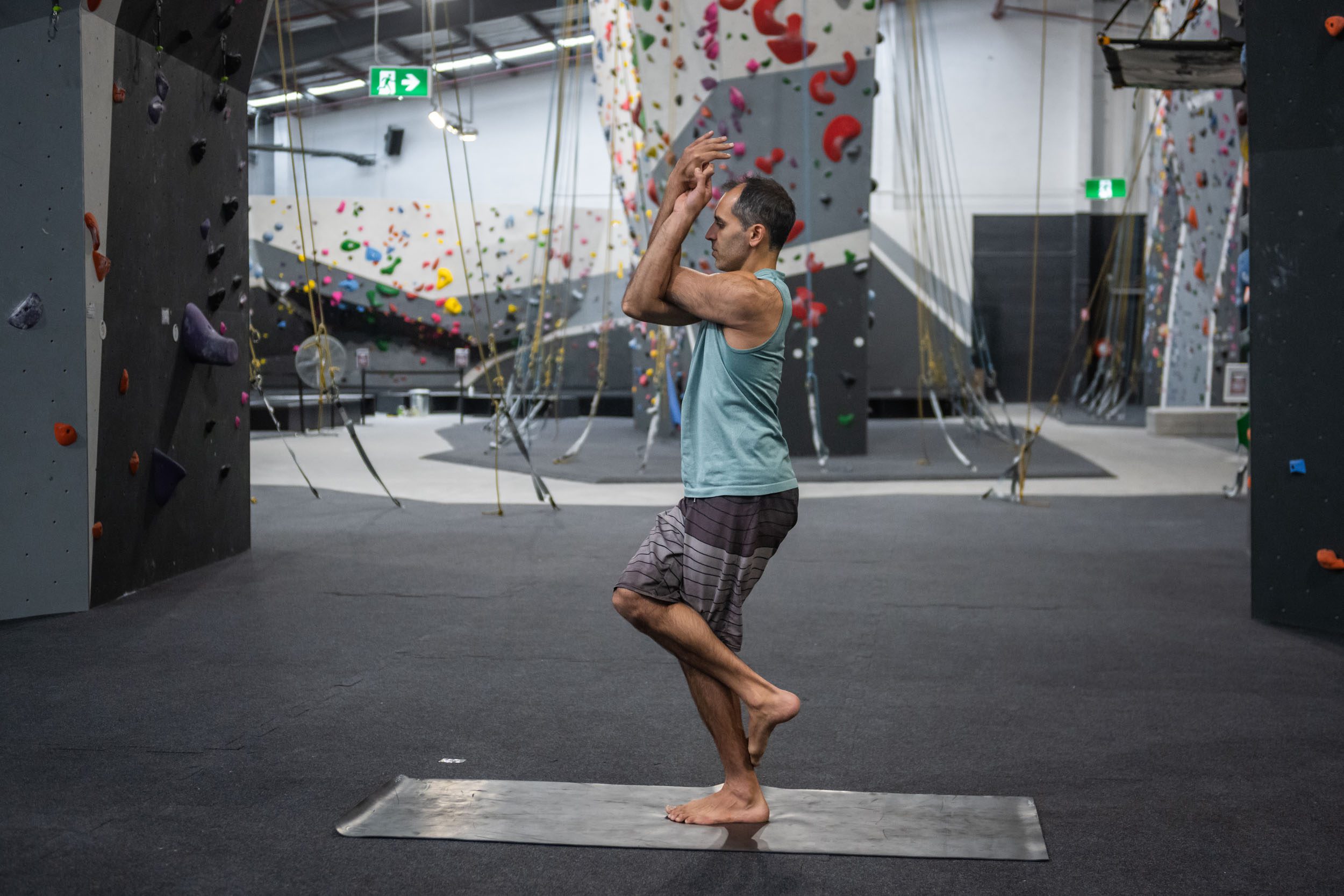 yoga_pose_climbers_eagle